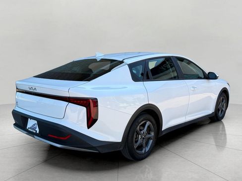 Used 2025 Kia K4 FWD image 11