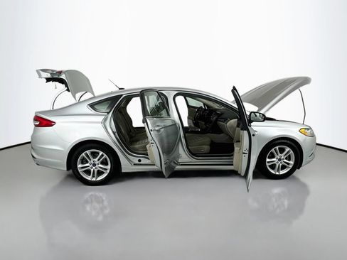 Used 2018 Ford Fusion SE FWD image 20