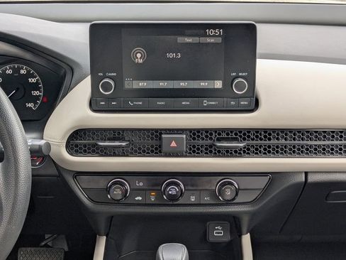 Used 2023 Honda HR-V LX image 17