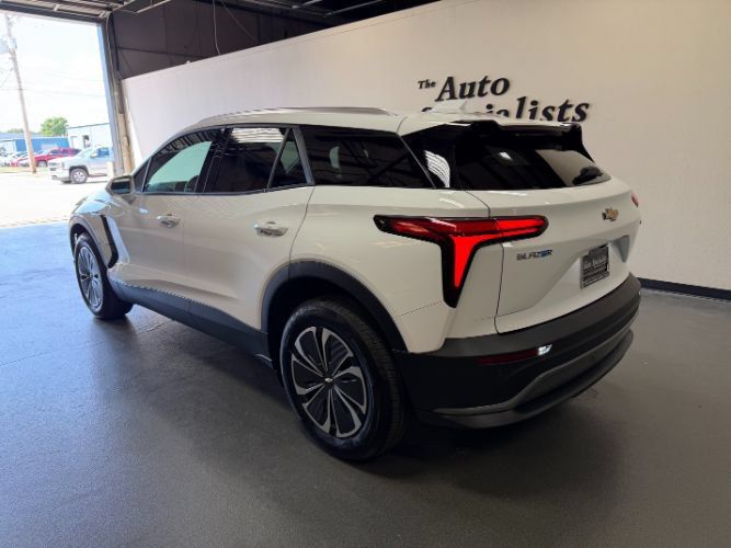 Used 2024 Chevrolet Blazer EV LT AWD/4WD image 2