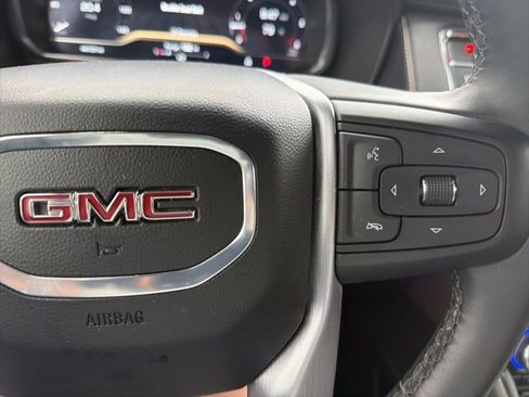 Used 2024 GMC Yukon SLT w/ SLT Luxury Package RWD image 15