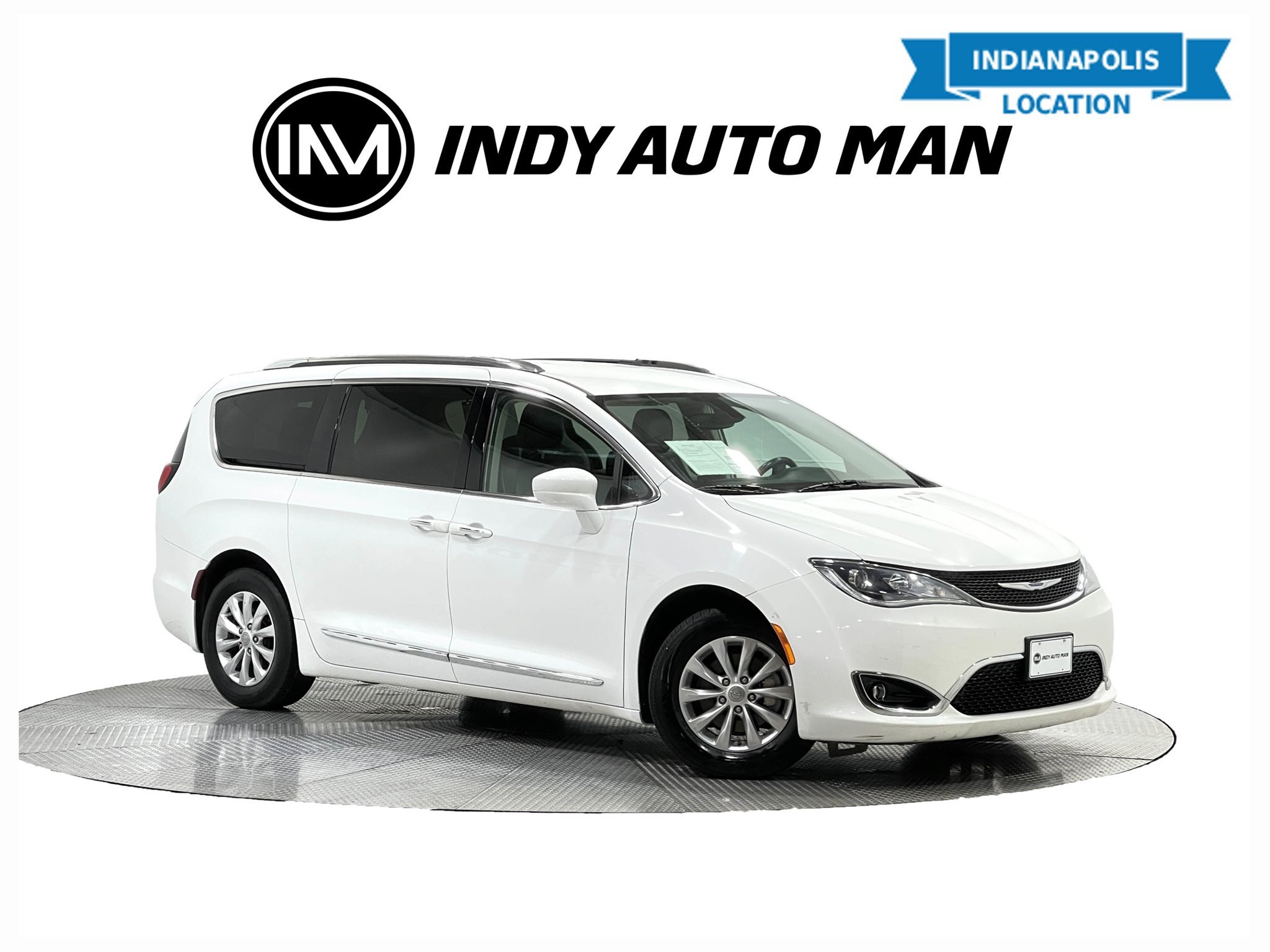 Used 2019 Chrysler Pacifica Touring-L FWD image 1