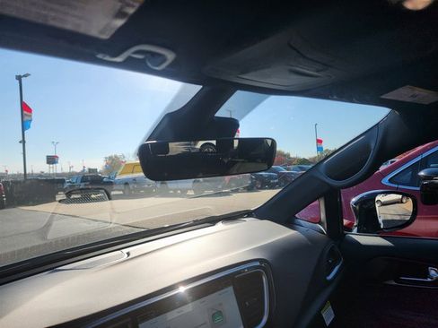 New 2026 Chrysler Voyager LX image 15