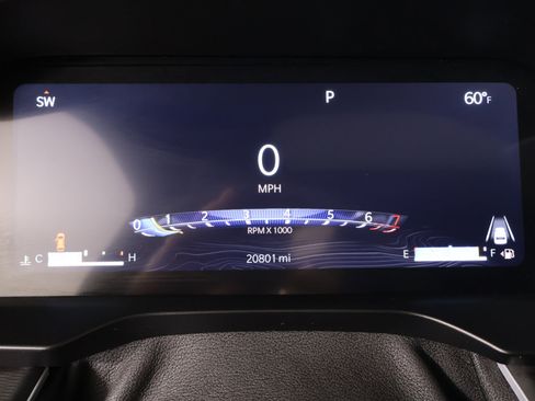 Used 2024 Jeep Grand Cherokee L Altitude AWD/4WD image 4