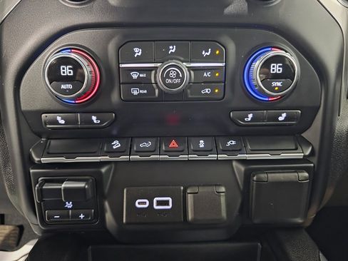 Used 2022 Chevrolet Silverado 1500 LT Trail Boss w/ Convenience Package II image 36