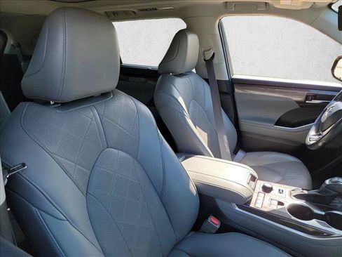 Used 2022 Toyota Highlander Platinum AWD/4WD image 15