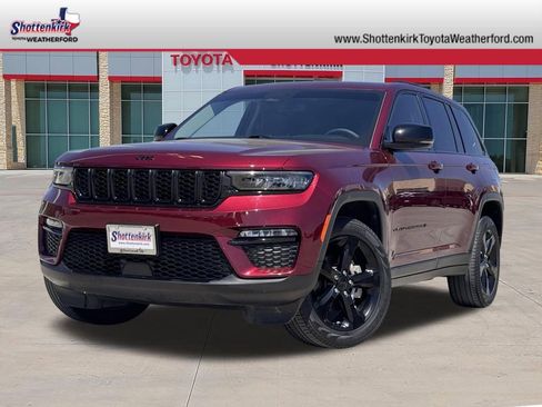 Used 2023 Jeep Grand Cherokee Limited w/ Black Appearance Package image 1
