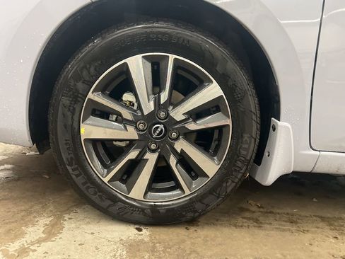 New 2025 Nissan Versa SV image 34