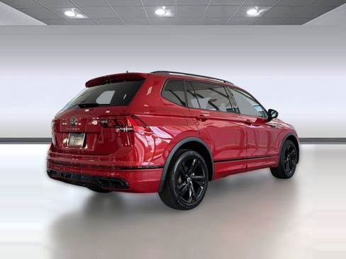Certified 2024 Volkswagen Tiguan SE R-Line FWD image 9