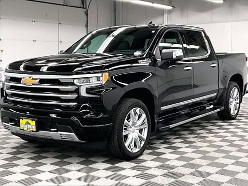 Used 2024 Chevrolet Silverado 1500 High Country w/ High Country Premium Package image 11
