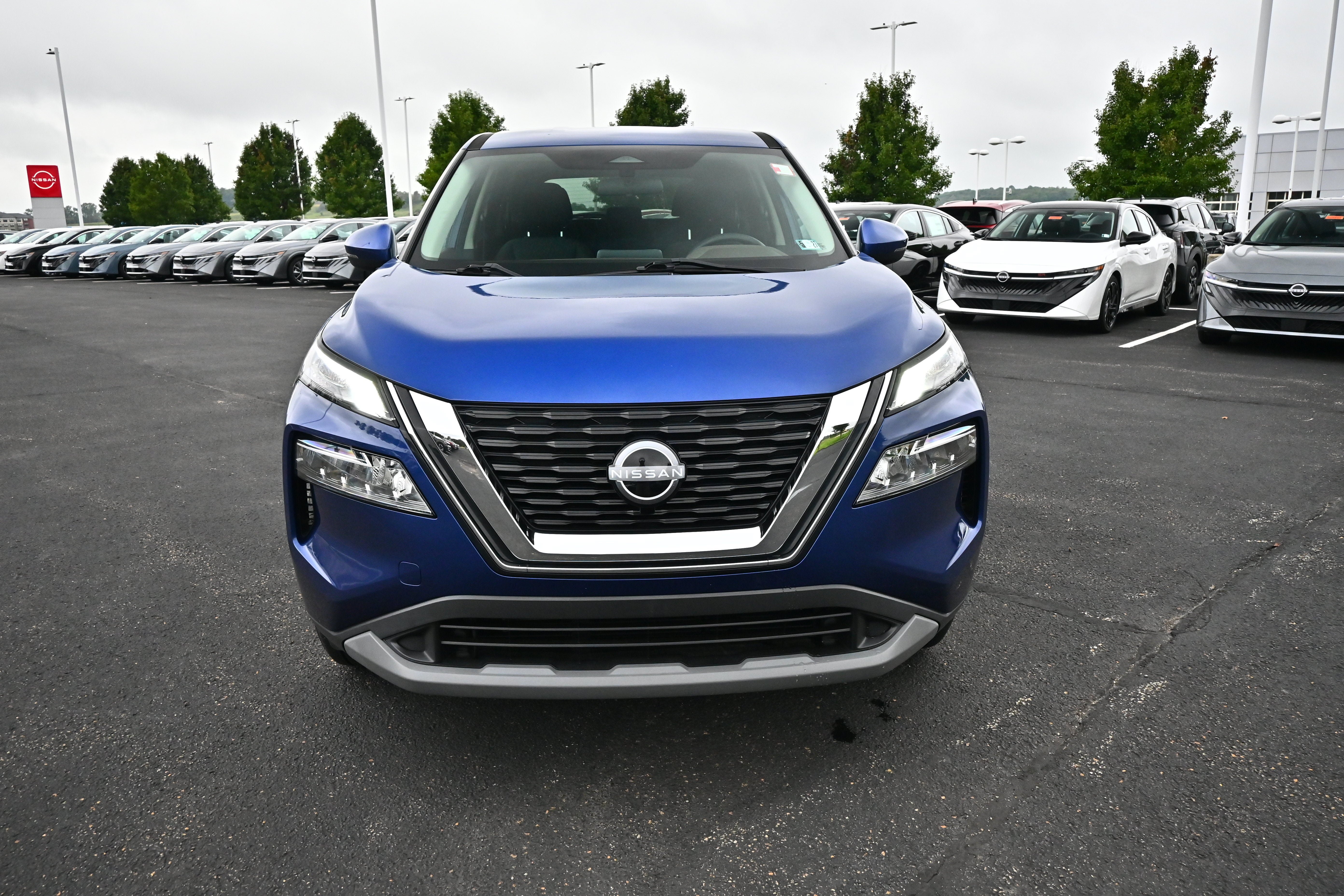 Certified 2022 Nissan Rogue SV AWD/4WD image 3