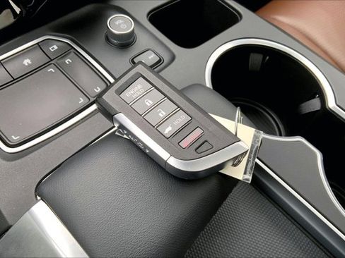 Certified 2023 Acura MDX SH-AWD w/ Advance Package image 10