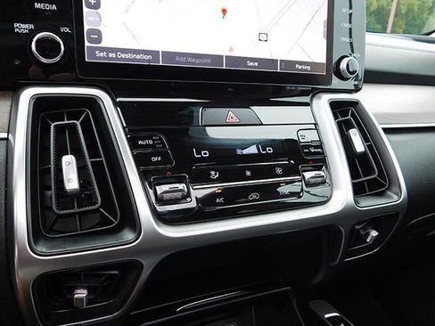 Used 2022 Kia Sorento S w/ Panoramic Sunroof Package image 21