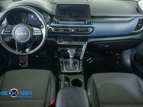 Used 2023 Kia Seltos S w/ Navigation Package AWD/4WD image 29