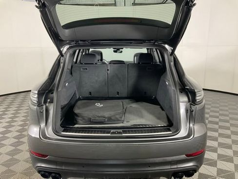 Used 2020 Porsche Cayenne E-Hybrid image 34