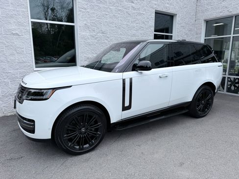 Used 2023 Land Rover Range Rover Autobiography AWD/4WD image 1