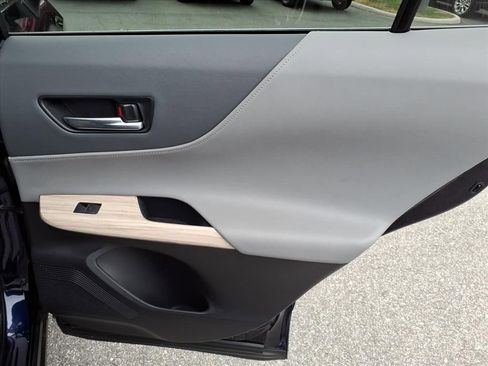 Used 2023 Toyota Venza Limited image 20