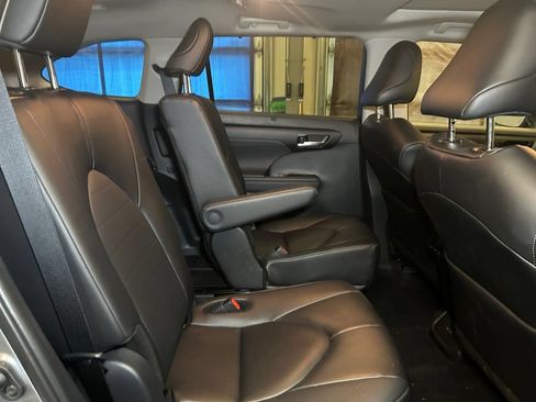 Used 2026 Toyota Highlander XLE AWD/4WD image 18