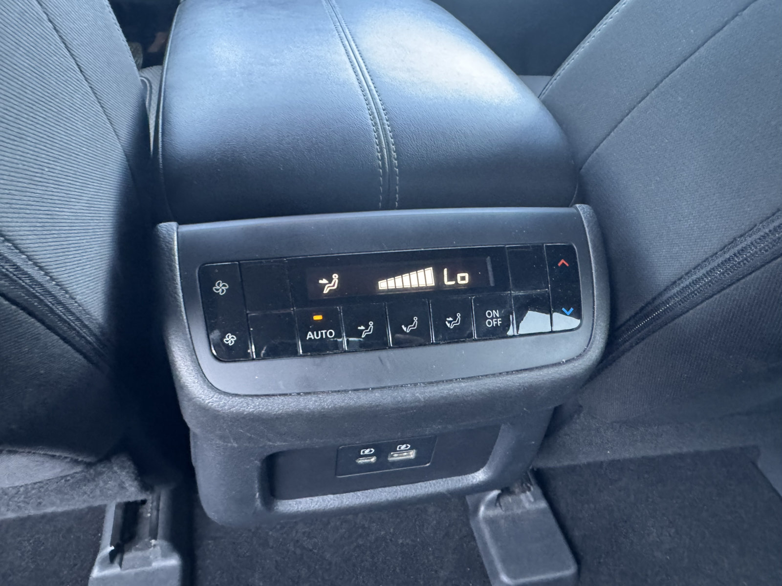 Used 2024 Nissan Pathfinder SV AWD/4WD image 25