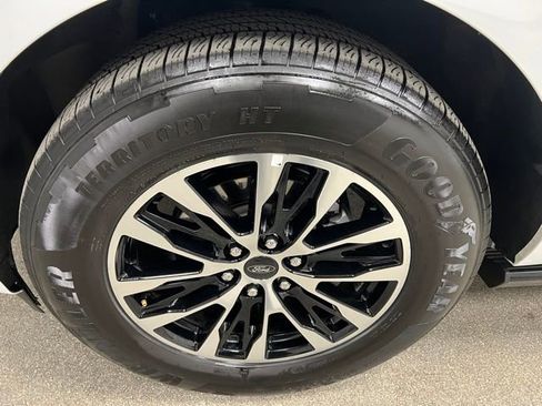 Used 2025 Ford Expedition Max Platinum image 15