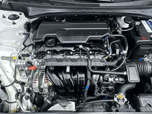 Used 2024 Hyundai Elantra SEL FWD image 19