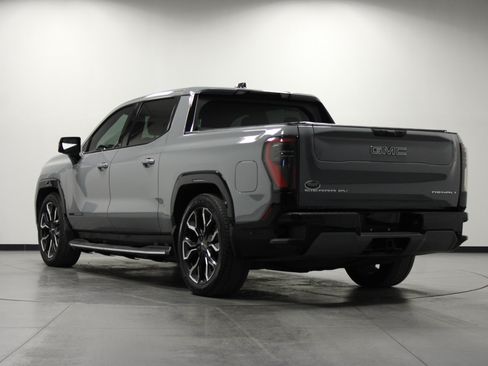 Used 2024 GMC Sierra EV Denali AWD/4WD image 6