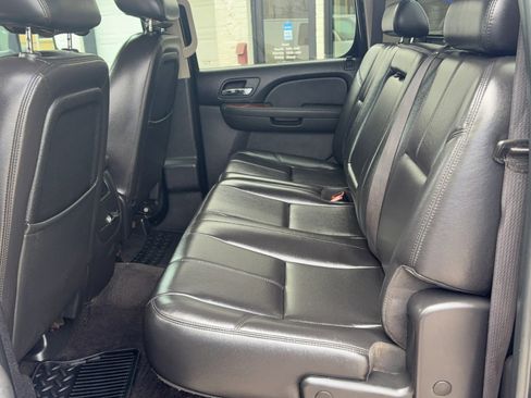 Used 2011 GMC Sierra 3500 SLT w/ SLT Convenience Package image 10