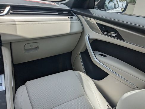 New 2026 Jaguar F-PACE R-Dynamic S image 17