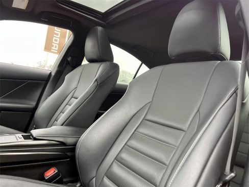 Used 2022 Lexus IS 350 F Sport image 10