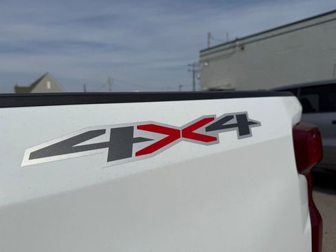 Used 2022 Chevrolet Silverado 1500 Custom image 4