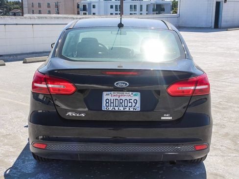 Used 2018 Ford Focus SE FWD image 5