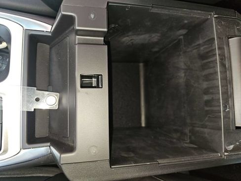 Used 2024 Ford Explorer XLT w/ Equipment Group 202A AWD/4WD image 37