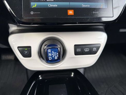 Used 2018 Toyota Prius Prime Advanced image 22