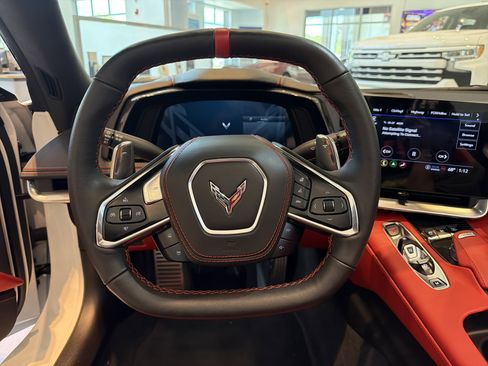 Used 2023 Chevrolet Corvette Stingray Premium Conv w/ Z51 Performance Package RWD image 18