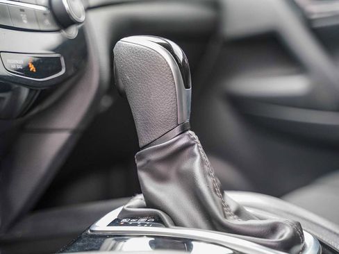 Used 2019 Nissan Rogue S image 21