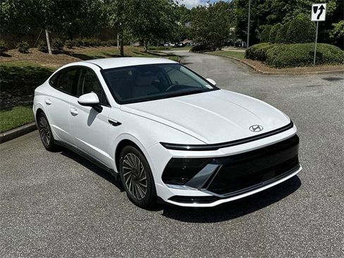 New 2025 Hyundai Sonata SEL image 3