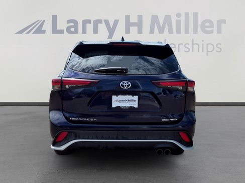 Certified 2025 Toyota Highlander XSE AWD/4WD image 4