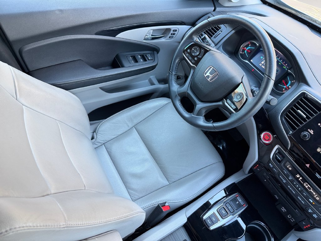 Used 2021 Honda Pilot Touring image 15