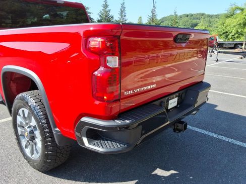 Used 2024 Chevrolet Silverado 2500 Custom w/ Custom Value Package AWD/4WD image 15