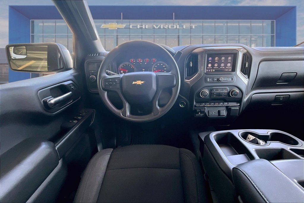 Used 2023 Chevrolet Silverado 1500 Custom RWD image 2
