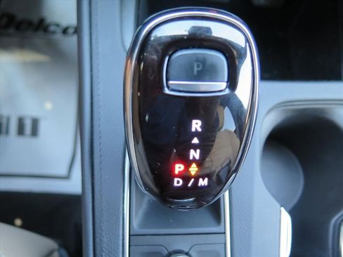 Certified 2024 Cadillac XT4 Luxury w/ Cold Weather Package image 14