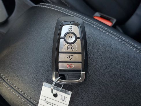 Certified 2025 Ford Escape Platinum w/ Premium Technology Package image 30