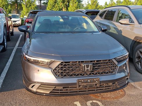 Used 2025 Honda Accord Touring image 4
