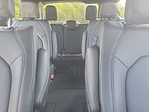 New 2026 Chrysler Pacifica Select image 15
