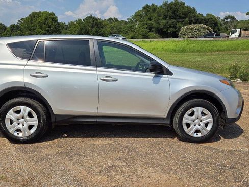Used 2014 Toyota RAV4 LE FWD image 6