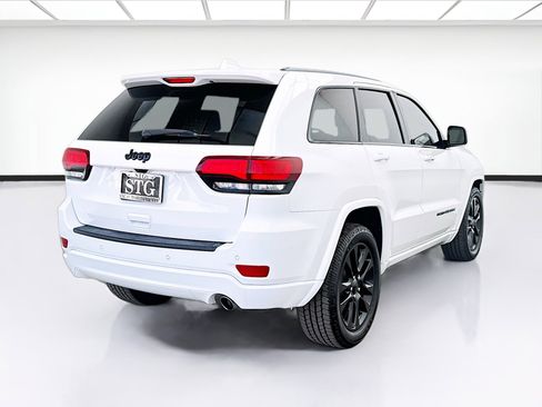 Used 2019 Jeep Grand Cherokee Altitude RWD image 4