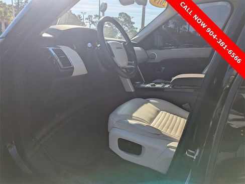 Used 2019 Land Rover Discovery HSE image 3
