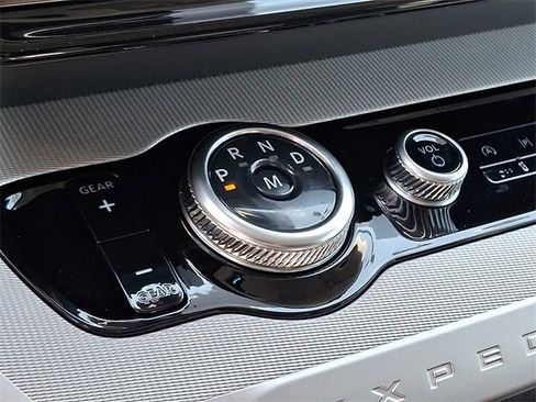 New 2025 Ford Expedition Active image 9