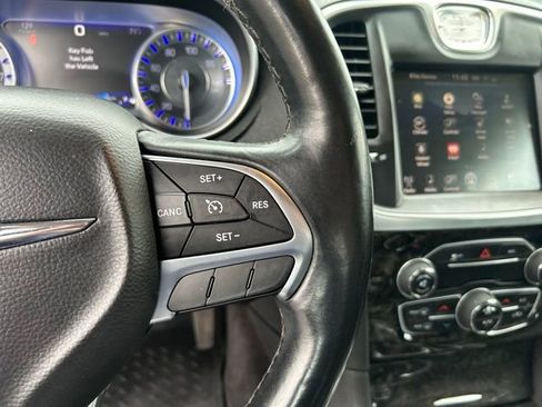 Used 2016 Chrysler 300 C RWD image 20