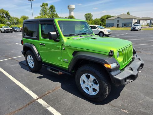 Used 2020 Jeep Wrangler Sport AWD/4WD image 9